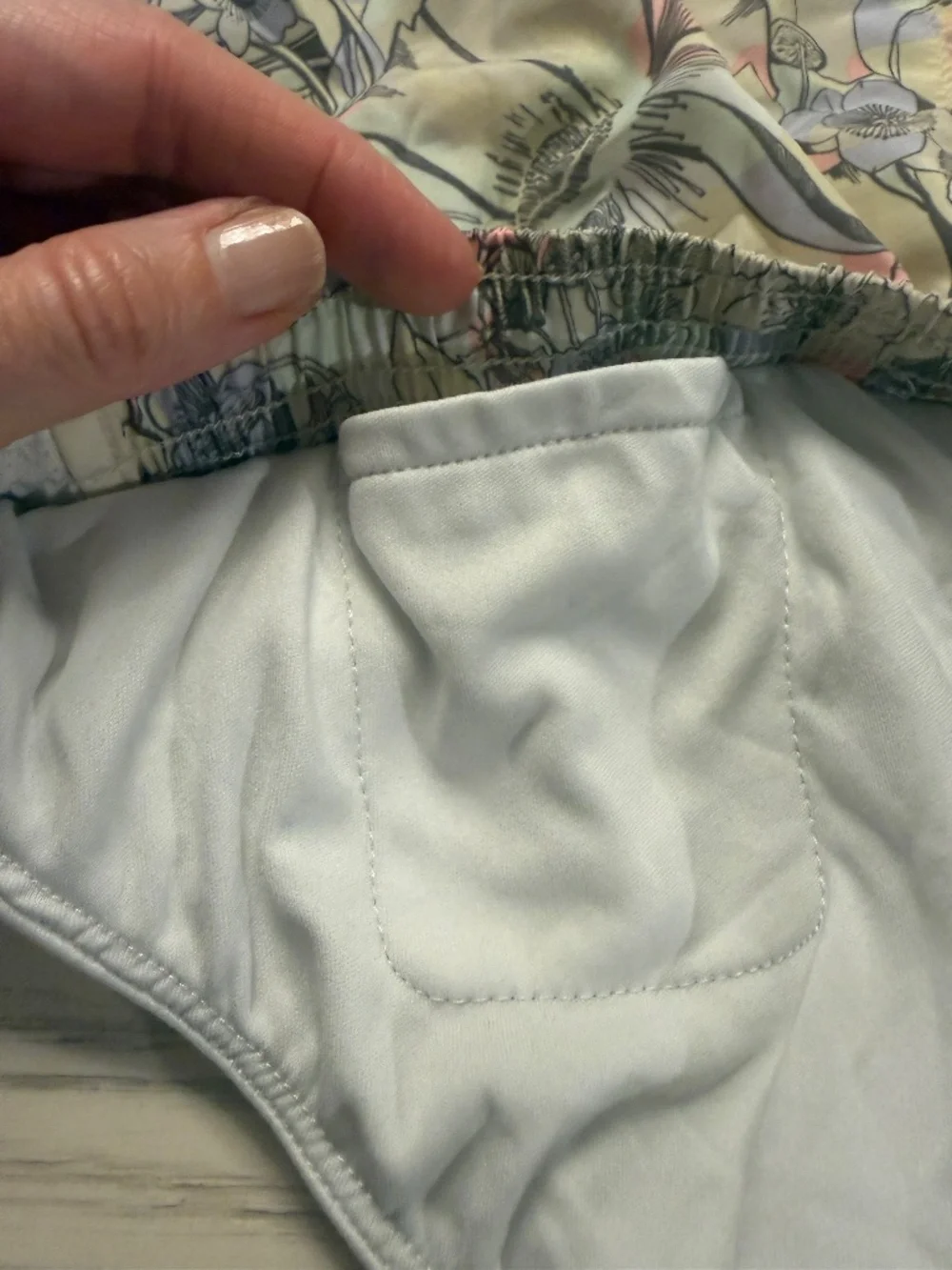 Nike kids tempo athletic shorts orewood/brown/white Big Kid size M floral print